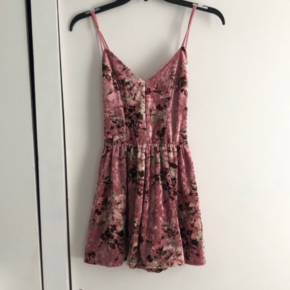 NEW PACSUN LA Hearts velvet floral romper - Picture 2 of 4